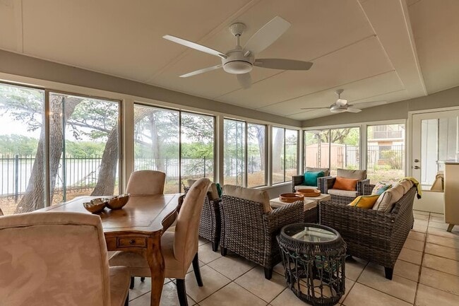 Building Photo - 2865 Bandera Hwy