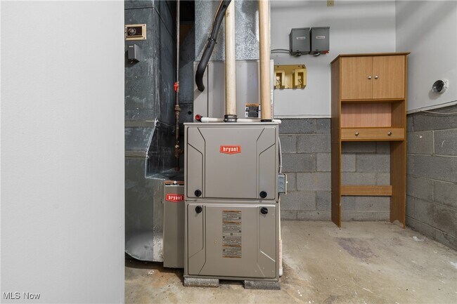 Building Photo - 16982 Bob White Cir