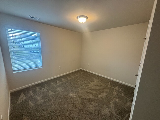 Building Photo - Room in House on Collaborative Wy