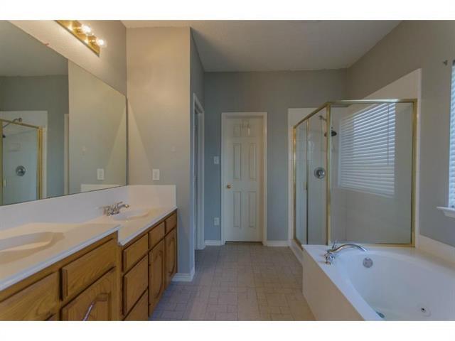 Building Photo - 1532 Tanglewood Dr