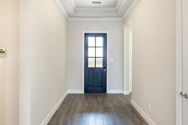 Building Photo - 2813 Carisbrooke St