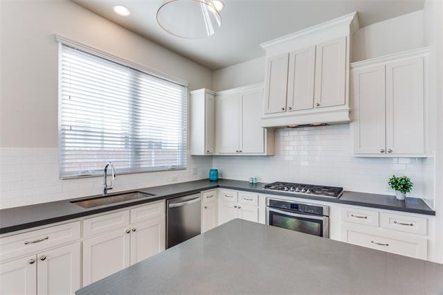 Building Photo - 402 Templeton Dr