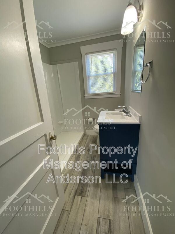 Building Photo - 2704 Whitehall Ave