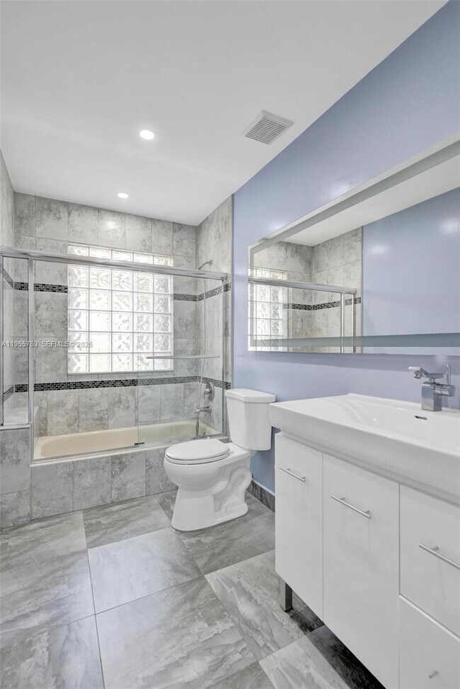 Building Photo - 1251 Hayes St