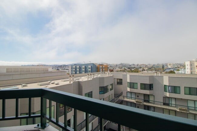 Building Photo - Updated One Bedroom Condo at Opera Plaza | AMSI | Alexandr Metlinski