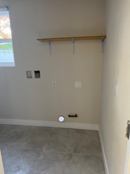 Building Photo - 6612 Light Breeze Dr