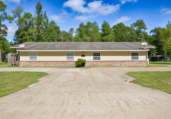 Building Photo - 3 Magnolia Ln