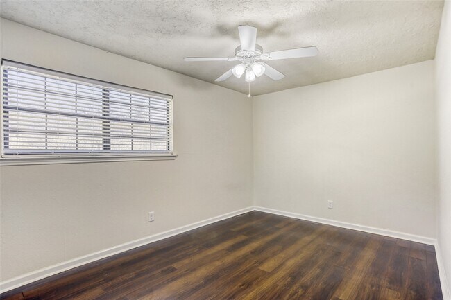 Building Photo - 7003 Oak Bough Dr