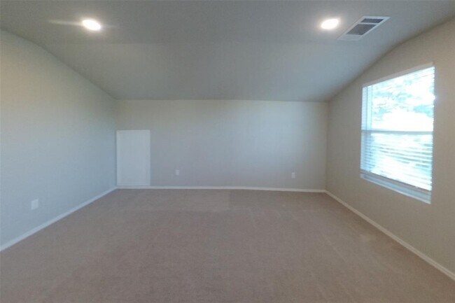 Building Photo - 5221 Saddle Clb Dr