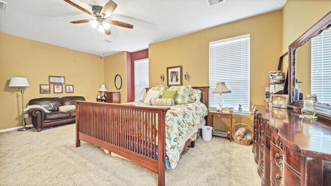 Building Photo - 692 Casual Ln