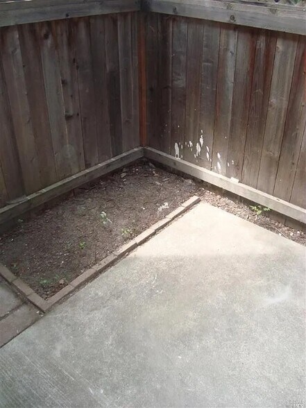 Back Patio - 1964 Windmill Cir