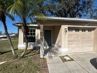 Building Photo - 3 bedroom, 2 bathroom Sarasota home, plus garage and beautiful lot, conveniently located near Dow...