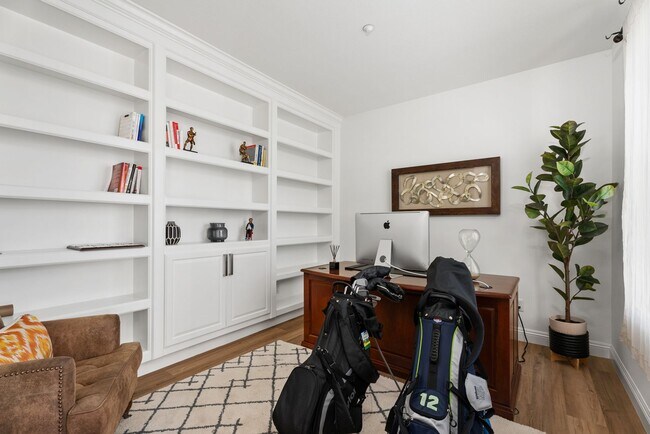 Building Photo - Luxury Living in San Clemente – 5 Bed, 3.5...