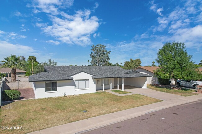 Building Photo - 8426 E Monterey Way