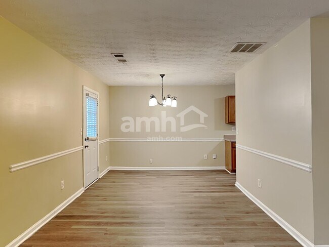 Building Photo - 409 Kirkland Dr