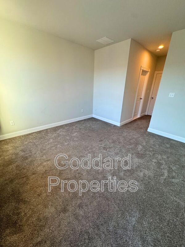 Building Photo - 842 N Patterson Park Ave