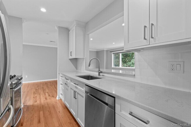 Building Photo - 5 Meadowlark Cir
