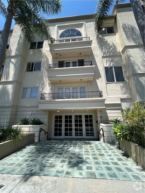 Building Photo - 435 Arnaz Dr