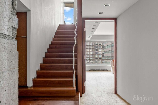 Building Photo - 118 E 60th St