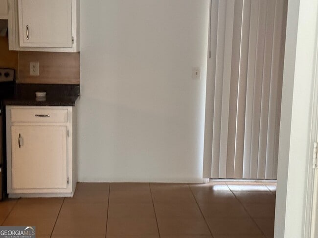 Building Photo - 1736 Salem Woods Dr SE