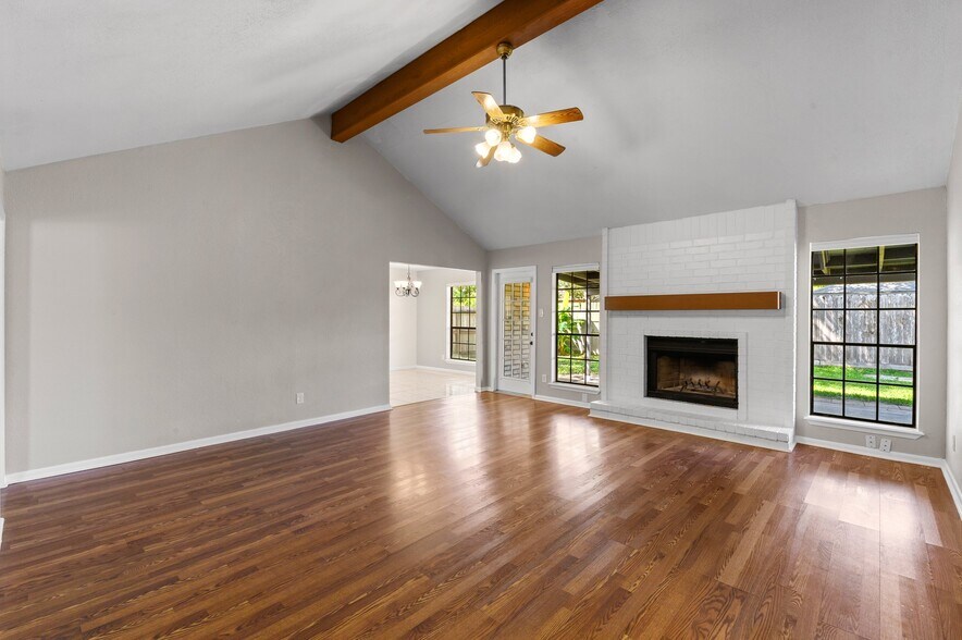 Building Photo - 7018 Taos Dr