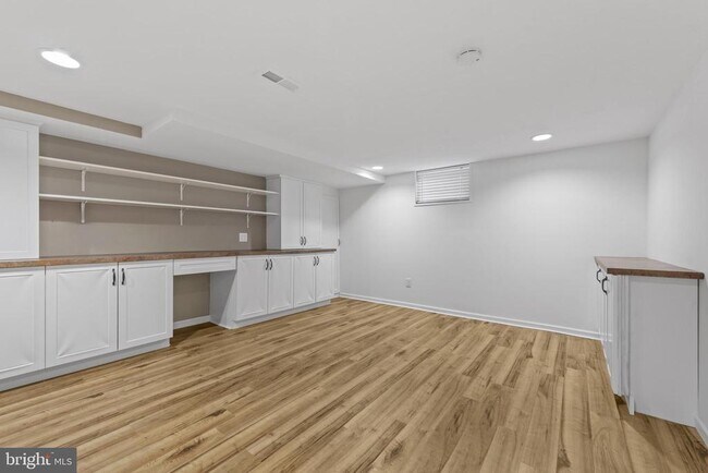 Building Photo - 169 Regester Ave