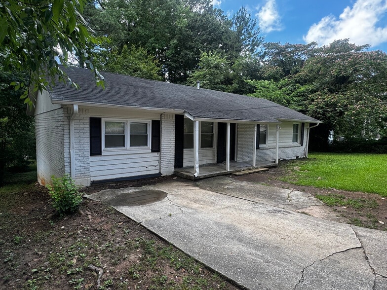Building Photo - Room in House on Jeb Stuart Dr