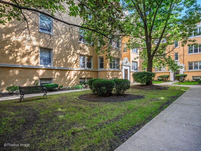 Building Photo - 3137 W Palmer Square