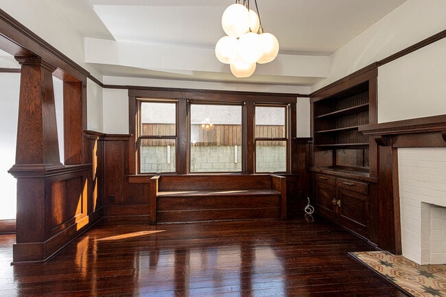 Building Photo - 1616 Bridge St