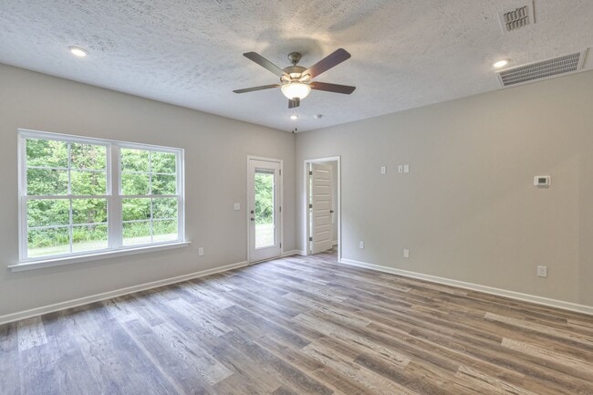 Building Photo - Modern Townhome in Manchester TN