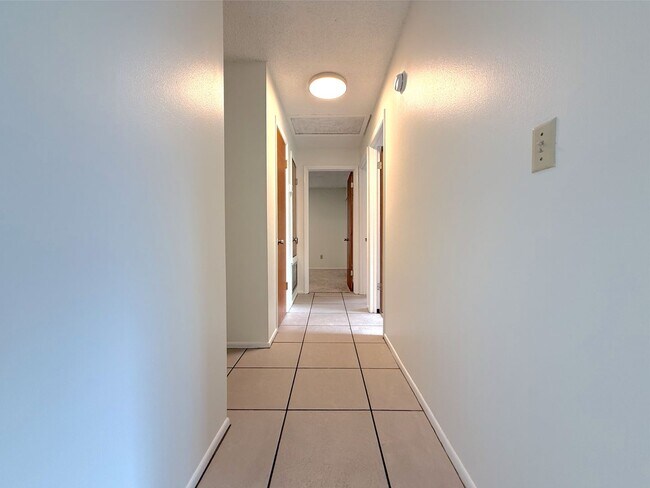 Building Photo - 3/2 Home in College Park