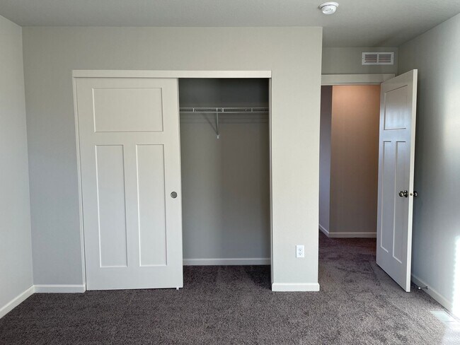 Building Photo - NEWER 4 Bed 2.5 Bath Home! Located near the Ridgefield Outdoor Recreation Center, equestrian faci...