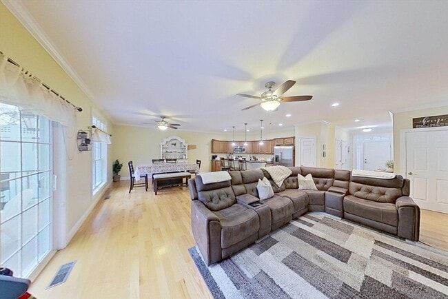 Building Photo - 64 Mark Dr