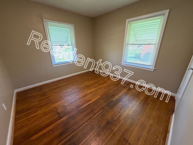 Building Photo - 3 Bed 1 Bath Home