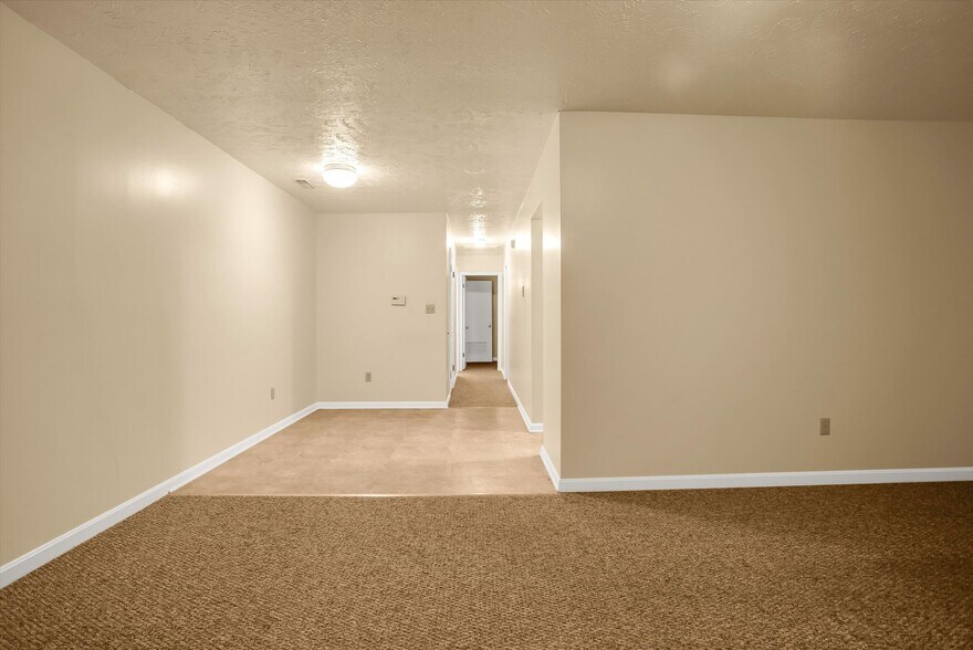 Building Photo - Blackhawk Commons Apartments