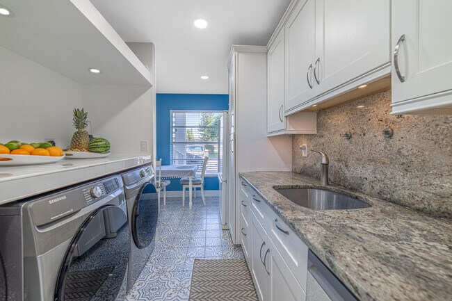 Building Photo - 2920 SW 15th St