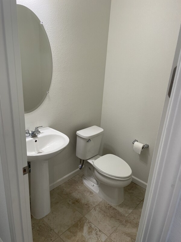 Building Photo - 5820 Kristina Pl