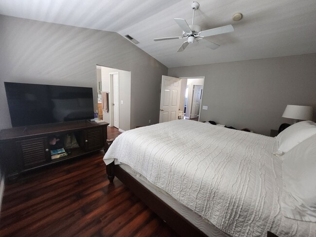 Building Photo - Rare rental in Sycamore Crossing!