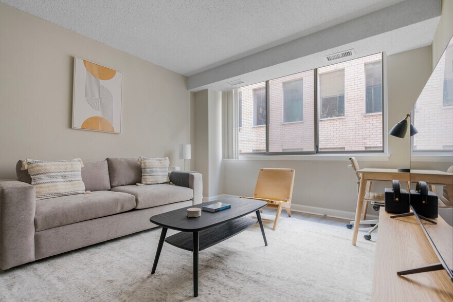 Primary Photo - 2140 L St NW