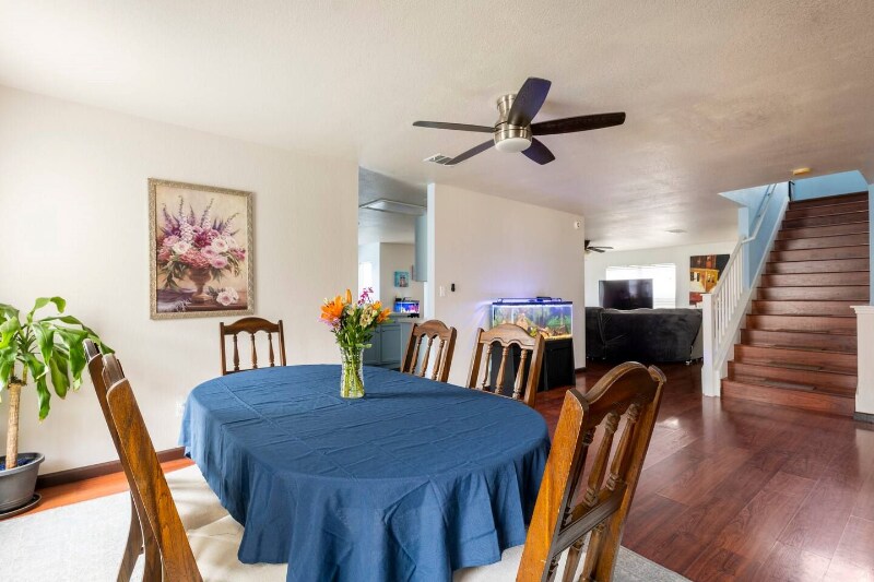 Building Photo - 1700 Balsam Way