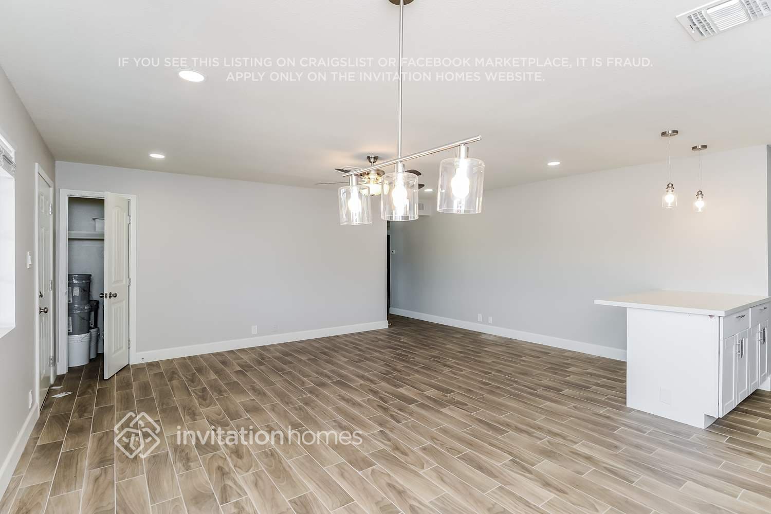 Building Photo - 1923 E Vine Ave