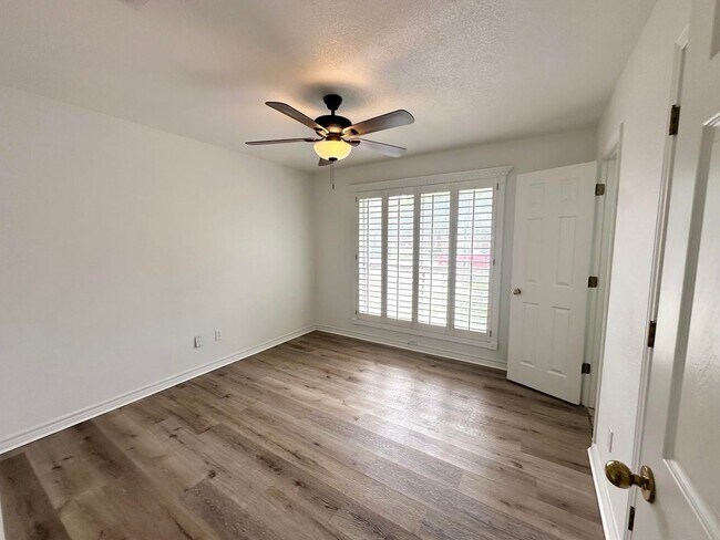 Building Photo - Gorgeous Home For Rent