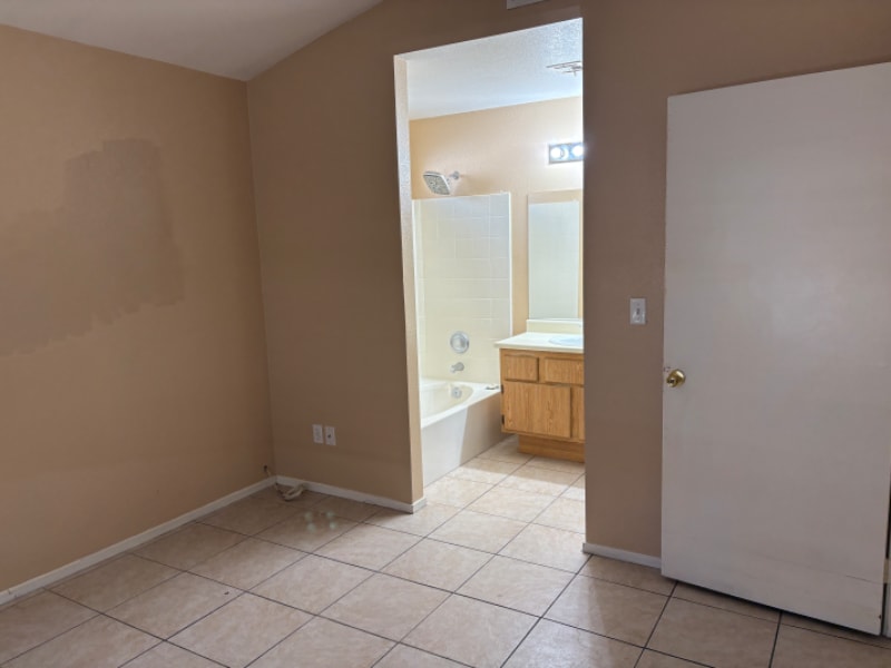 Building Photo - 4176 Riker Ave