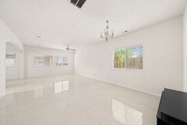 Building Photo - 7502 Autumn Sun Dr