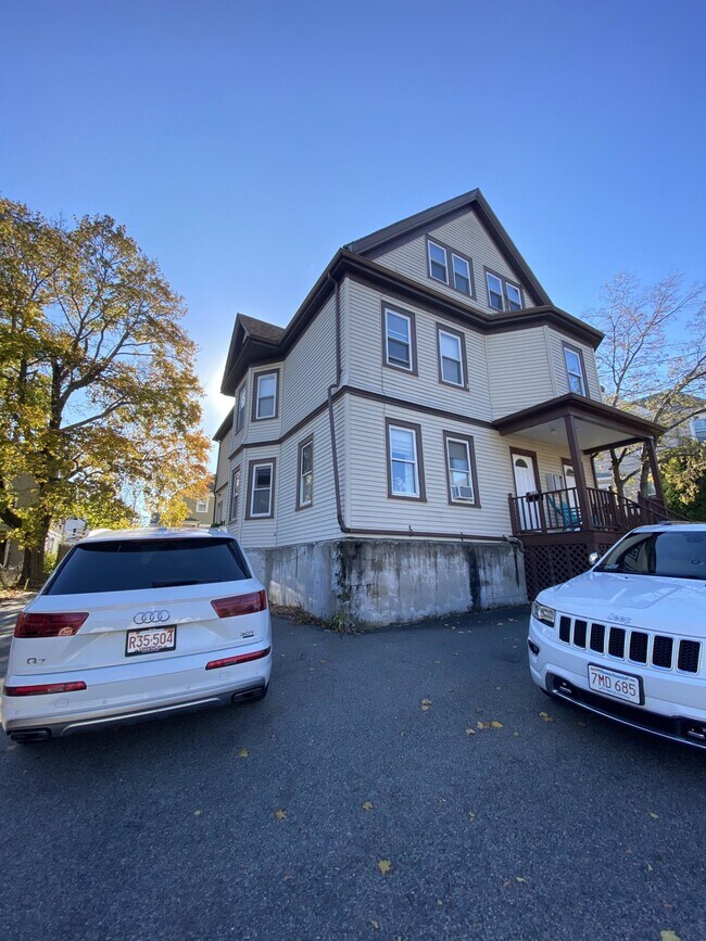 Building Photo - 253 Whitwell St