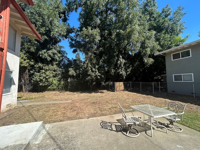 Building Photo - 618 Rancheria Dr