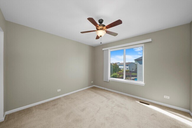 Building Photo - 3251 Thunderbird Ct E