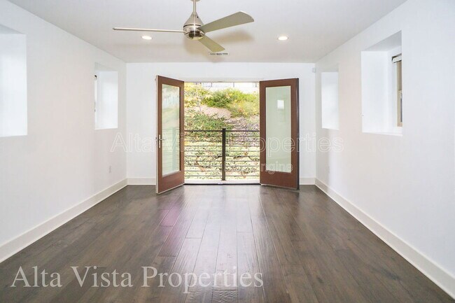 Building Photo - 2549 Aperture Cir
