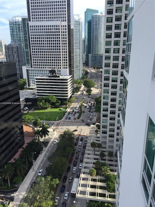 Building Photo - 951 Brickell Ave