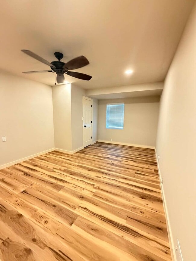 Building Photo - Beautiful 3 bedroom / 2 bathroom house in Joplin Mo with fenced in Yard!!